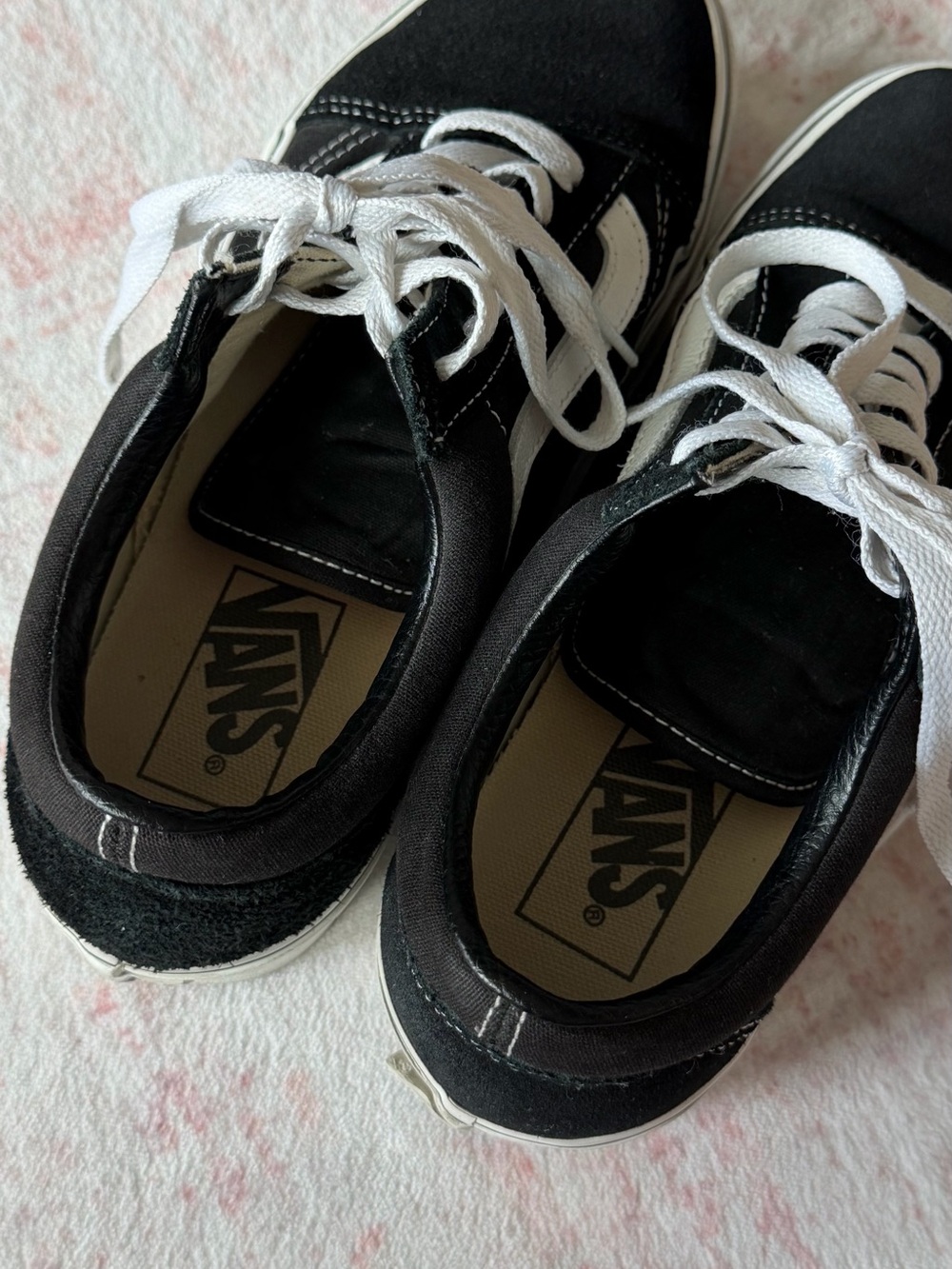 Vans Old Skool platform sneakers in black and white - Picture 5 of 7
